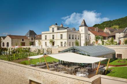 Vue du Château de Saint-Aubin et du restaurant Prosper