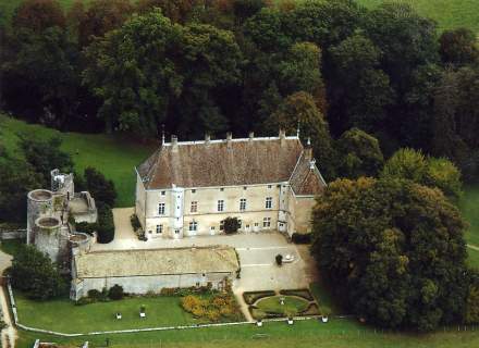 Chateau de Germolles Vue aérienne Bourgogne